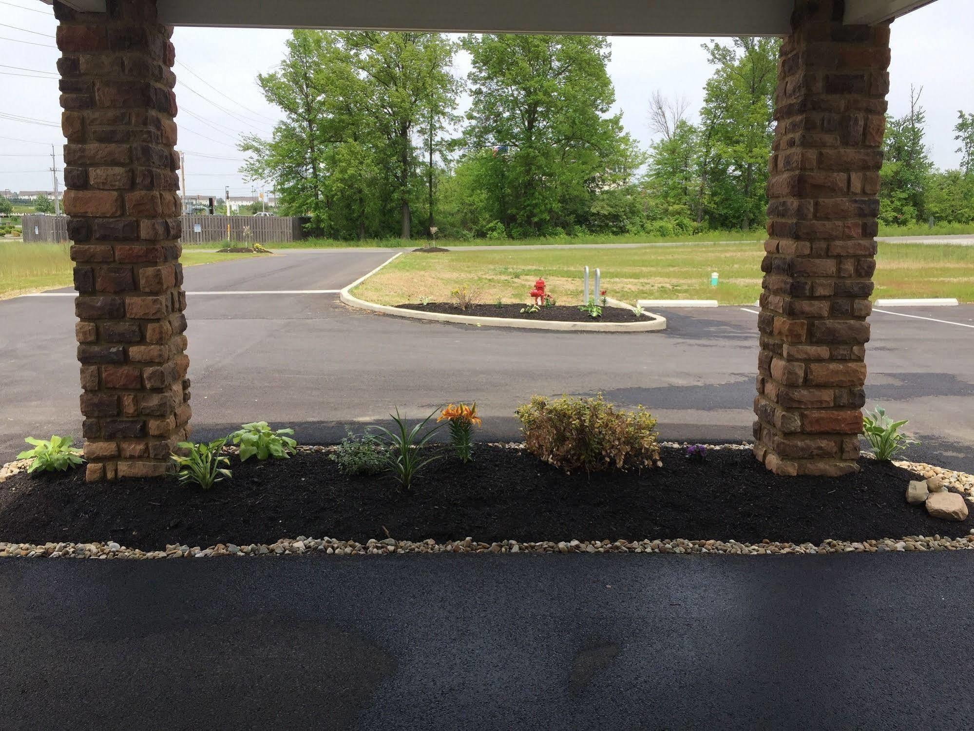 Holmes Suites And Inn Blacklick Bagian luar foto