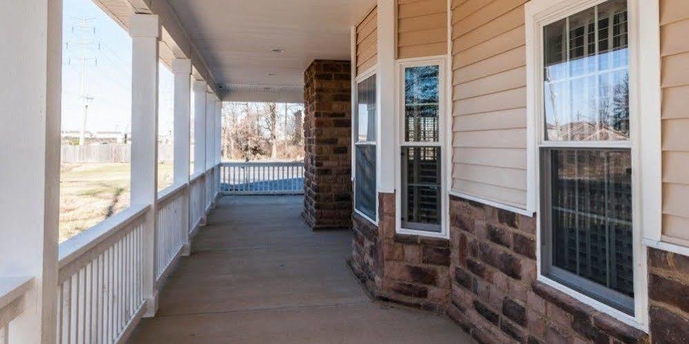 Holmes Suites And Inn Blacklick Bagian luar foto
