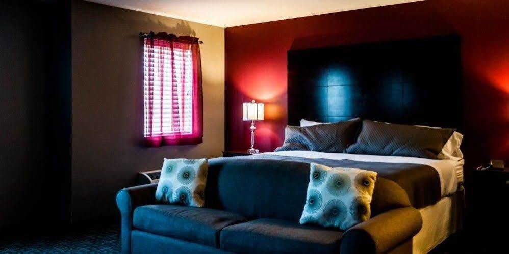 Holmes Suites And Inn Blacklick Bagian luar foto