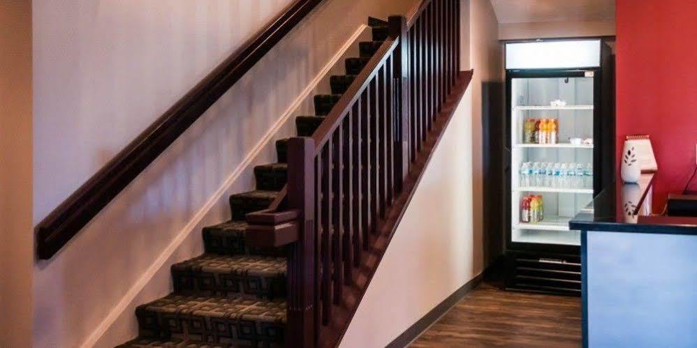 Holmes Suites And Inn Blacklick Bagian luar foto